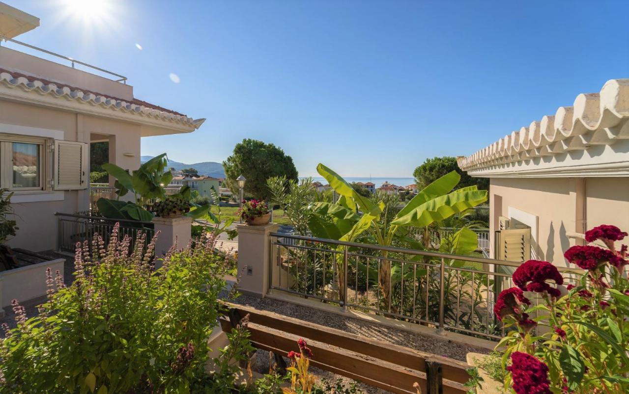 Vereniki Apartments フィニクーダ エクステリア 写真